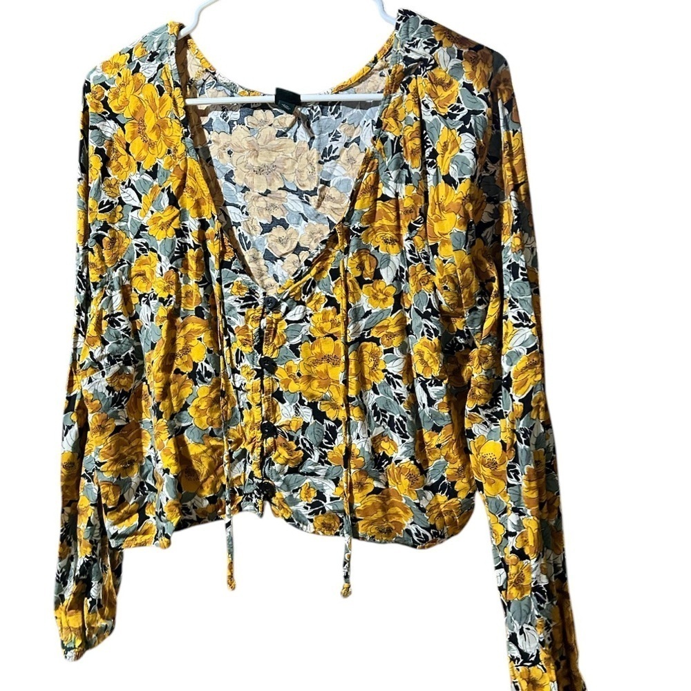 Wild Fable Yellow and Blue Tie Front Ruched Blouse size XxLarge - Picture 2 of 6